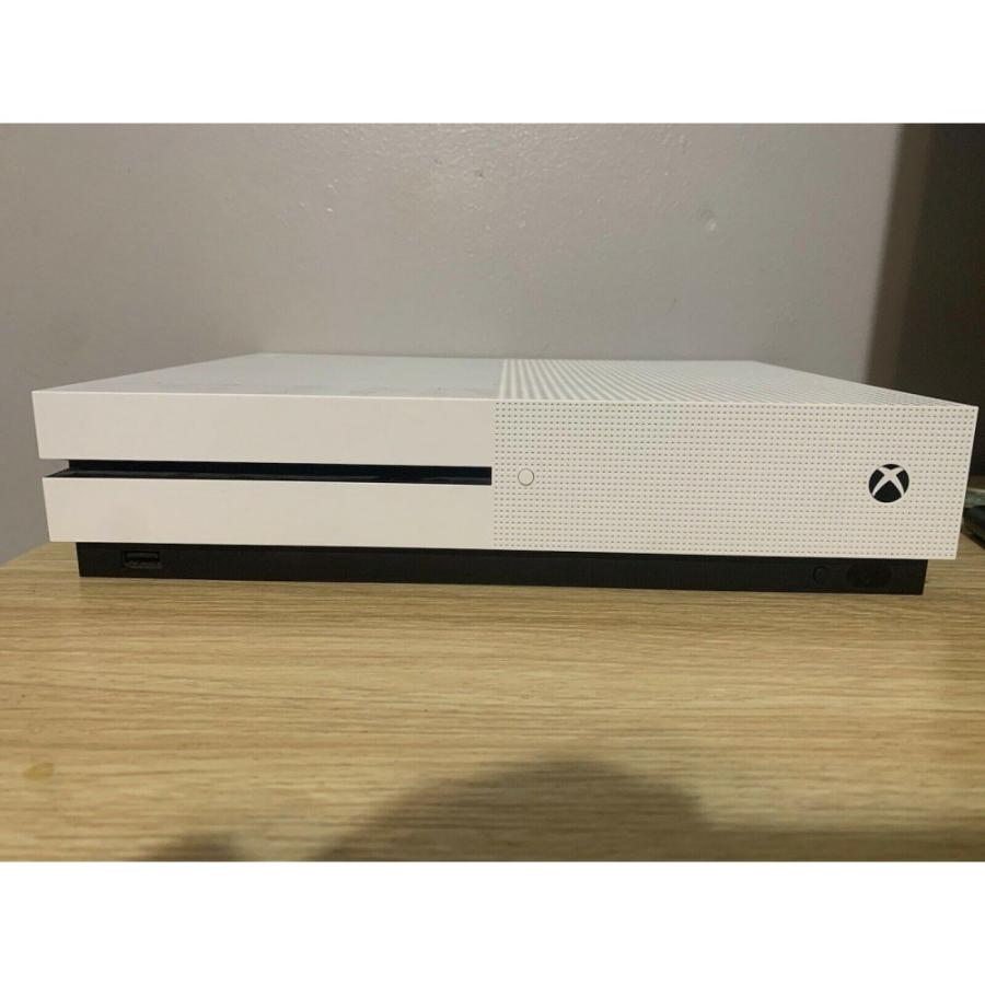 Xbox One S 1tb Version Comes With 4 Controllers And 4 Games And Charging Kit